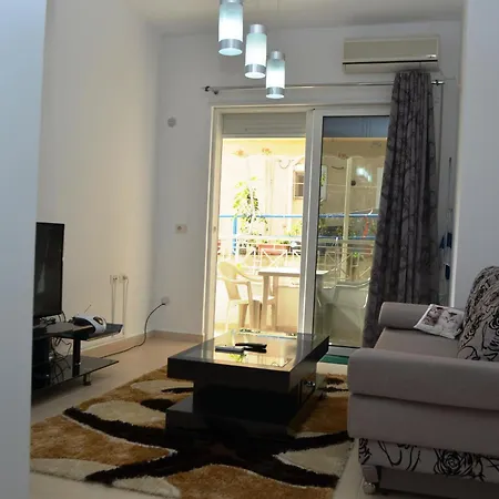 One Bedroom In 011 *